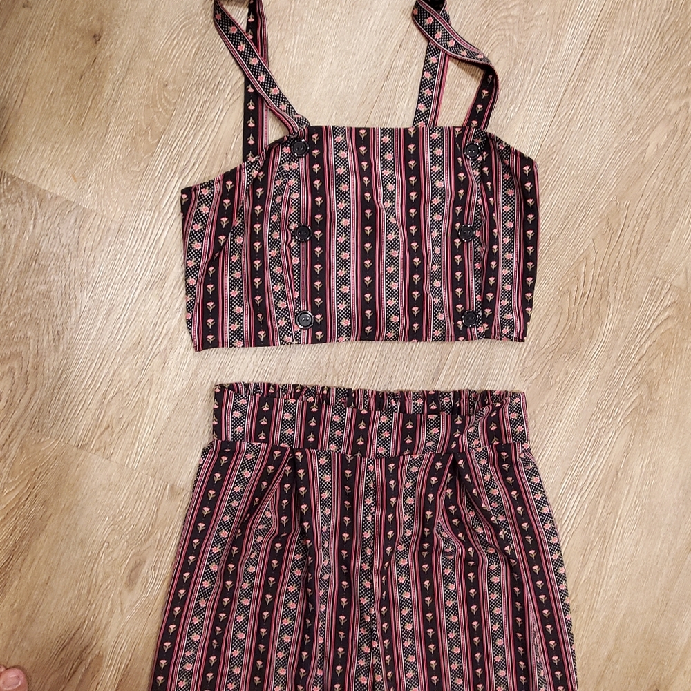 Cute Top & Bottom Set ๐๐ค๐ - Picture 3 of 8